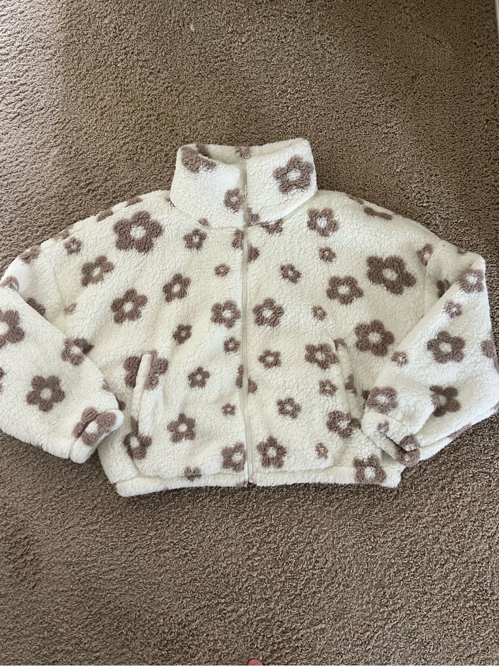 SO Cream Sherpa Jacket | Never Worn | Size XL